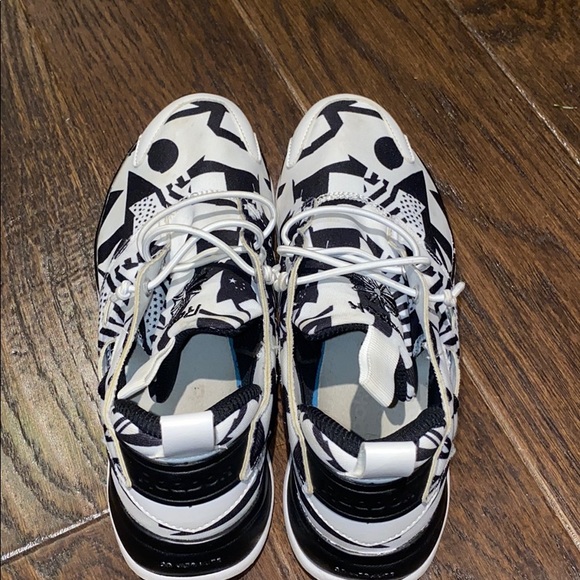 Shoes - Picture 2 of 2